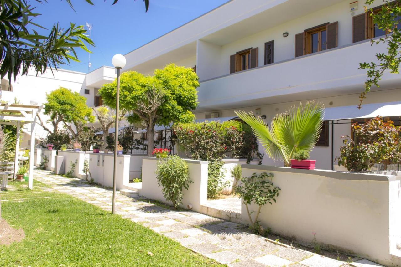 Residence Borgo Latino- Localo Torre dell'Orso Eksteriør bilde